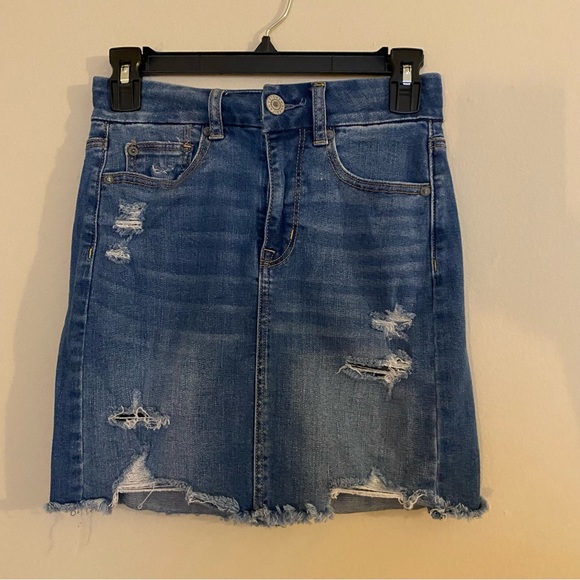 American Eagle Distressed Curvy Hi Rise Denim Skirt 0L - Picture 2 of 6